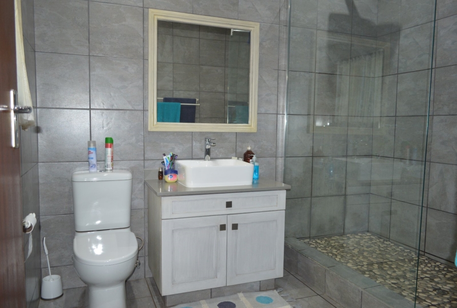 6 Bedroom Property for Sale in Doringkruin North West